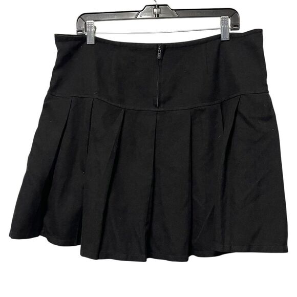 ROYAL BONES Pleated Chain Deco Mini Skirt 2X - Picture 6 of 8